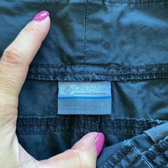 Columbia Bermuda Shorts • Size 6 • Navy Blue - Picture 3 of 3